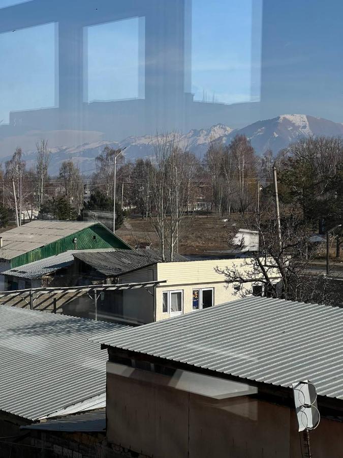 Emir Guest House In Karakol Extérieur photo