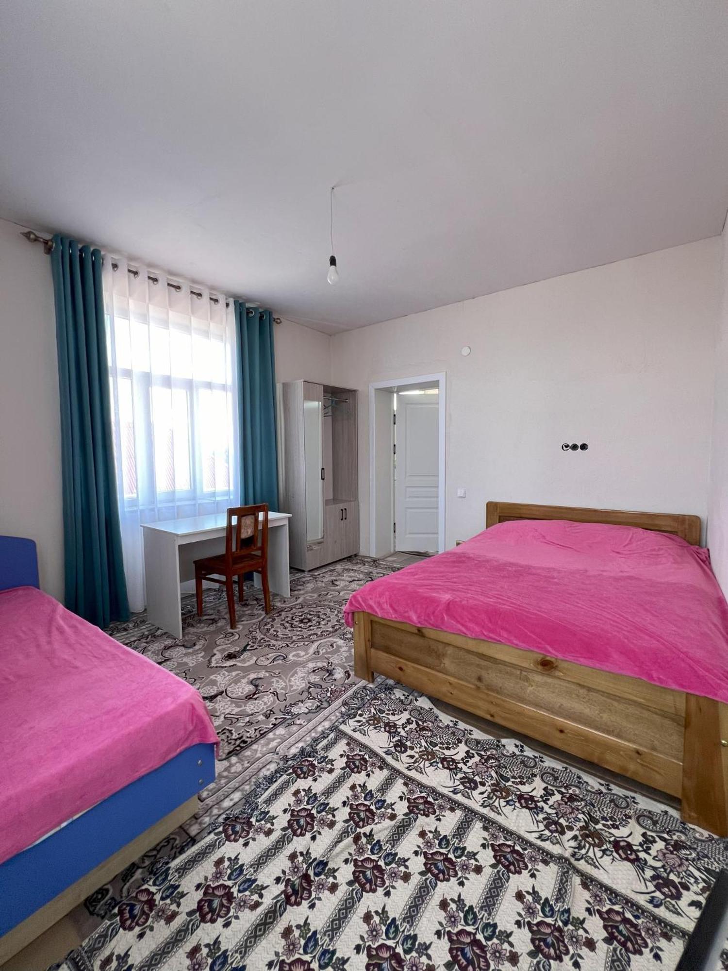 Emir Guest House In Karakol Extérieur photo