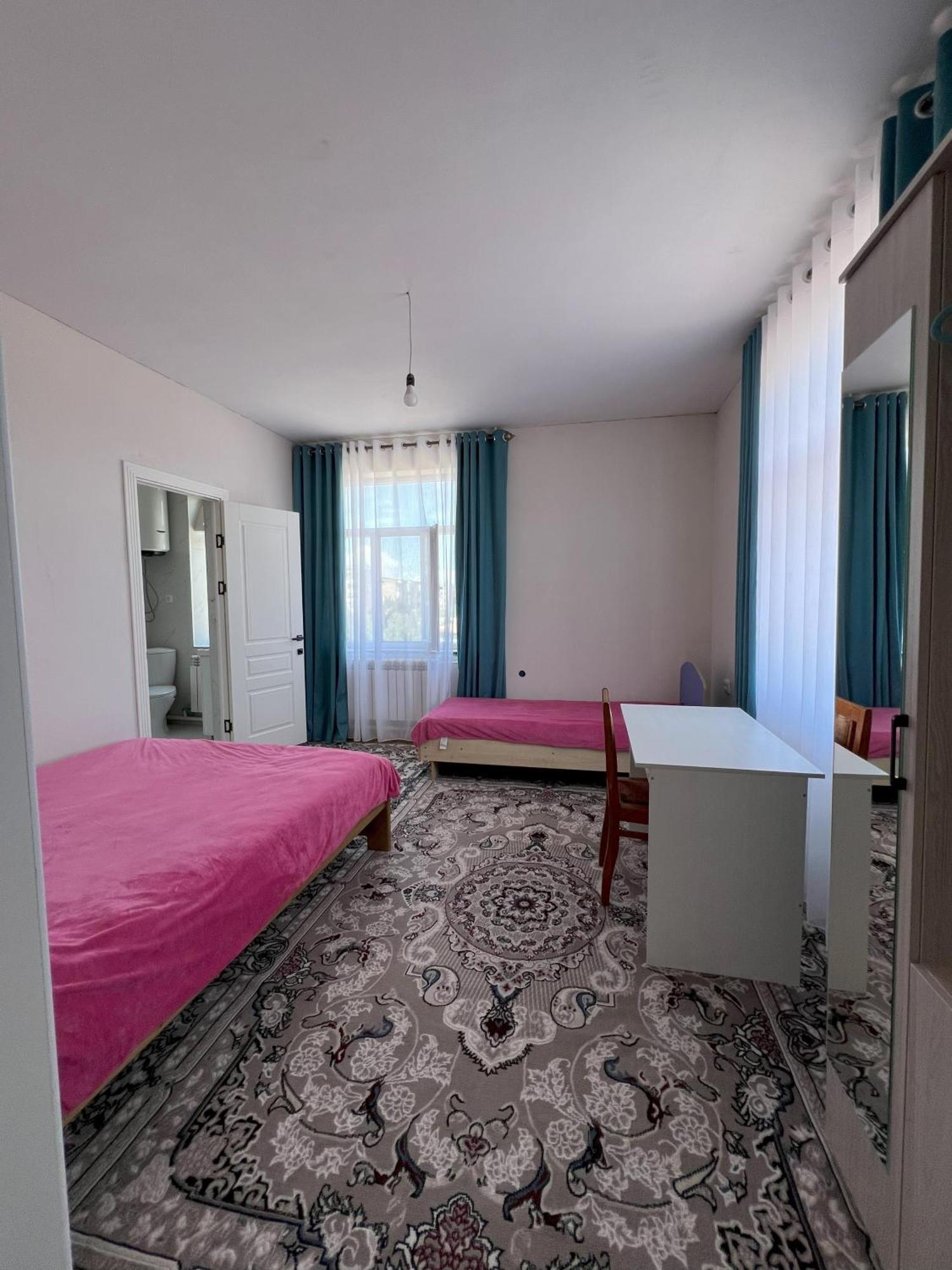 Emir Guest House In Karakol Extérieur photo