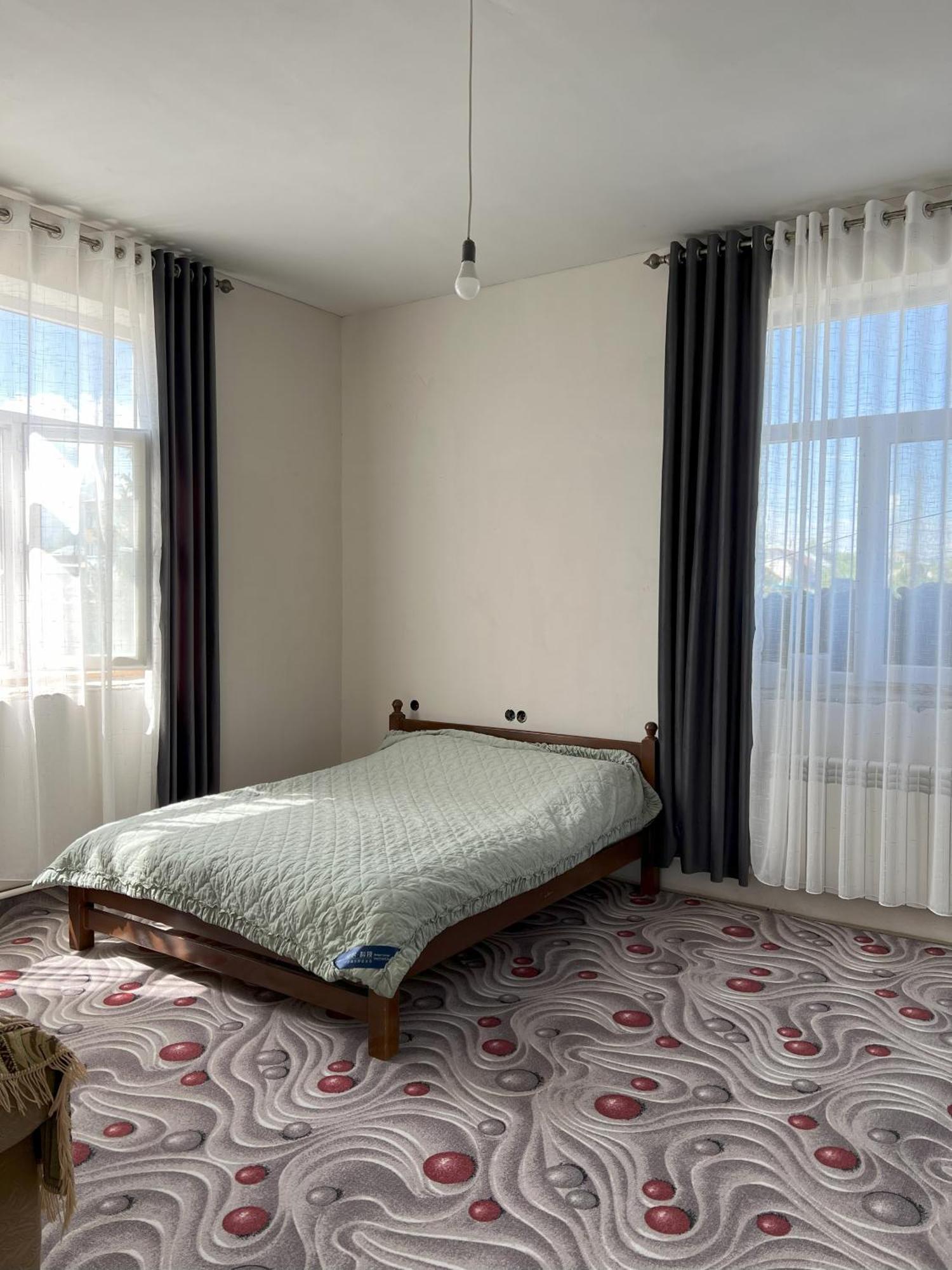 Emir Guest House In Karakol Extérieur photo