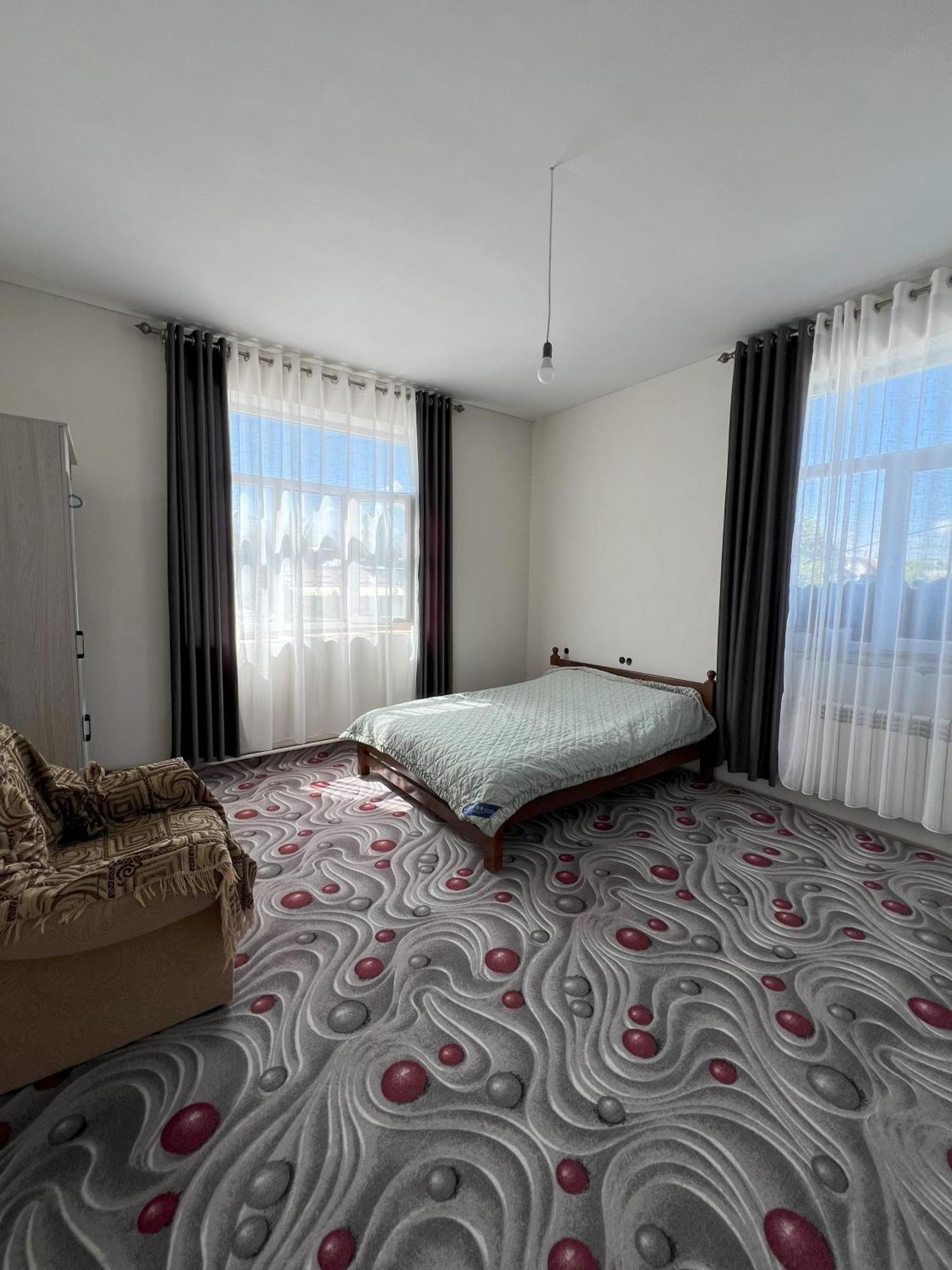 Emir Guest House In Karakol Extérieur photo